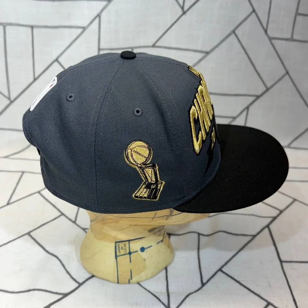 New Era Milwaukee Bucks Hat OSFM Grey 2021 NBA Champions 9FIFTY Snapback Cap